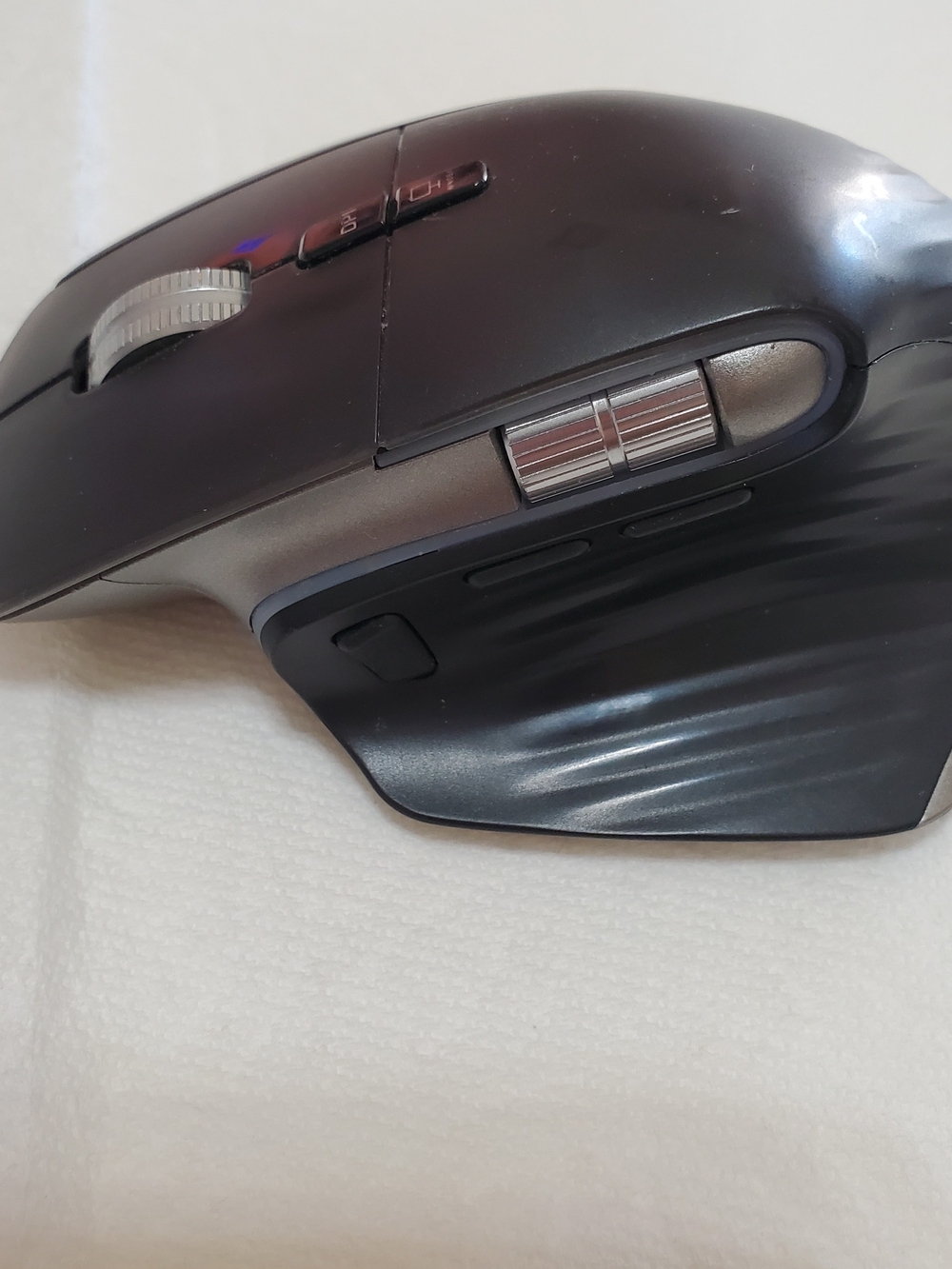 Logitech Ergonomic Wireless Mouse with Side Scroll Wheel - Black